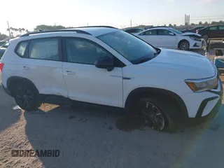 2023 Volkswagen Taos S z VIN 3VVDX7B23PM350624, wystawiony jako IAAI lot #41510156 z przebiegiem 34 203 mil mil oraz . Historia ofert i sprzedaży dostępna na DreamBid. Obrazek 6.