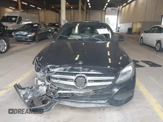 2018 Mercedes-Benz C 300 with VIN 55SWF4KB2JU247861, listed as a IAAI auction lot 41774115 with 63,429 mi miles and . Bid and sale history available at carsss.com. Image 12.
