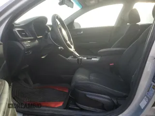 2020 Kia Optima LX z VIN 5XXGT4L30LG389034, wystawiony jako Copart lot #49735975 z przebiegiem 219 985 mil mil oraz Szkoda całkowita • Salvage title. Historia ofert i sprzedaży dostępna na DreamBid. Obrazek 7.