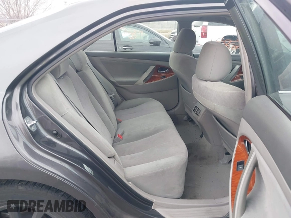 2011 Toyota Camry LE z VIN 4T4BF3EK7BR165320, wystawiony jako IAAI lot #41299126 z przebiegiem 271 182 mil mil oraz . Historia ofert i sprzedaży dostępna na DreamBid. Obrazek 8.