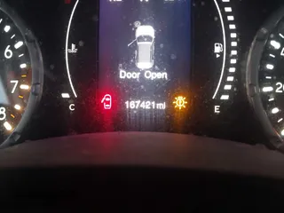 2017 Jeep Renegade Altitude z VIN ZACCJBBB3HPE49084, wystawiony jako IAAI lot #42247035 z przebiegiem 167 421 mil mil oraz . Historia ofert i sprzedaży dostępna na DreamBid. Obrazek 15.