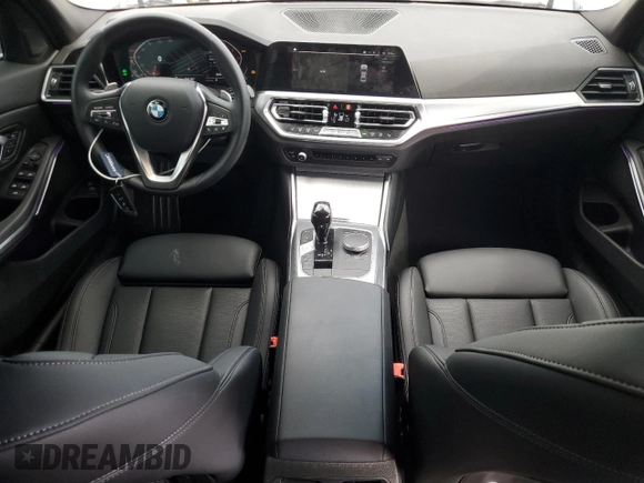 2022 BMW 3 Series 330i with VIN 3MW5R1J08N8C23042, listed as a Copart auction lot 56992485 with 43,693 mi miles and Salvage title. Bid and sale history available at DreamBid. Image 8.