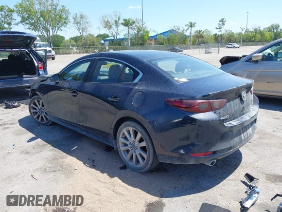 2021 Mazda 3 Select с VIN JM1BPABLXM1326518, выставлен на аукционе IAAI как лот 42130502 с пробегом 82 893 миль миль и . История ставок и продаж доступна на DreamBid. Изображение 3.