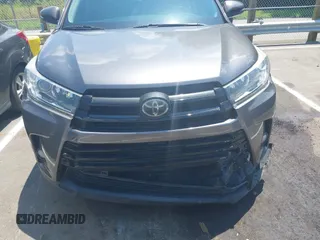 2017 Toyota Highlander XLE with VIN 5TDKZRFHXHS200344, listed as a IAAI auction lot 42616051 with 161,439 mi miles and . Bid and sale history available at DreamBid. Image 12.
