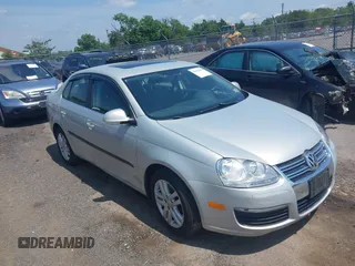 2010 Volkswagen Jetta TDI z VIN 3VWRL7AJ6AM172835, wystawiony jako IAAI lot #42566789 z przebiegiem 208 051 mil mil oraz . Historia ofert i sprzedaży dostępna na DreamBid. Obrazek 1.