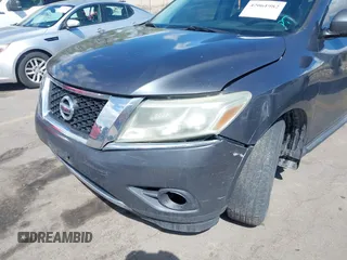 2014 Nissan Pathfinder SV with VIN 5N1AR2MN3EC673409, listed as a IAAI auction lot 42061982 with 136,611 mi miles. Bid and sale history available at carsss.com. Image 6.