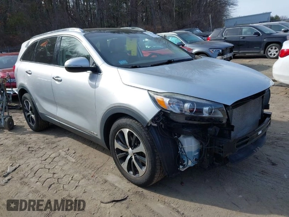 2016 Kia Sorento EX with VIN 5XYPHDA50GG180688, listed as a IAAI auction lot 41745044 with 107,952 mi miles. Bid and sale history available at carsss.com. Image 1.