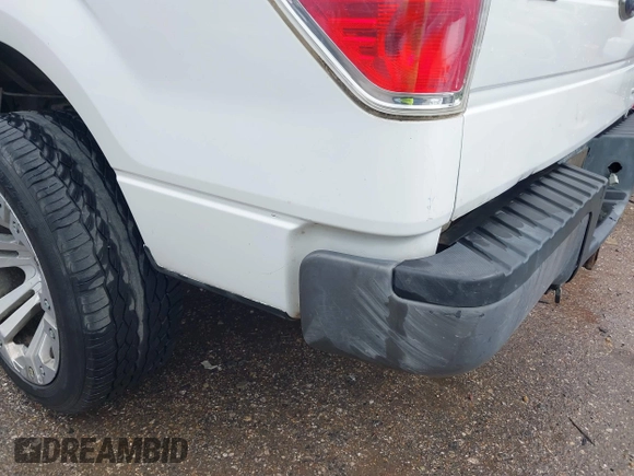 2014 Ford F-150 XL with VIN 1FTFX1CF8EKE66105, listed as a IAAI auction lot 42201442 with 95,589 mi miles and . Bid and sale history available at DreamBid. Image 17.