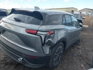 2024 Chevrolet Blazer EV eAWD LT z VIN 3GNKDBRJ0RS277894, wystawiony jako IAAI lot #41684973 z przebiegiem 5034 mil mil oraz . Historia ofert i sprzedaży dostępna na DreamBid. Obrazek 4.
