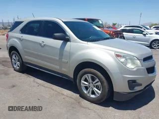 2015 Chevrolet Equinox LS z VIN 2GNALAEK8F6370308, wystawiony jako IAAI lot #42533032 z przebiegiem 104 740 mil mil oraz . Historia ofert i sprzedaży dostępna na DreamBid. Obrazek 1.