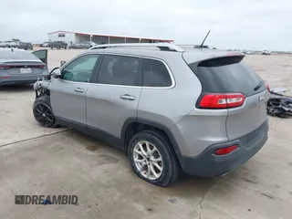 2018 Jeep Cherokee Latitude with VIN 1C4PJLCX7JD558850, listed as a IAAI auction lot 42199243 with 109,780 mi miles. Bid and sale history available at carsss.com. Image 3.