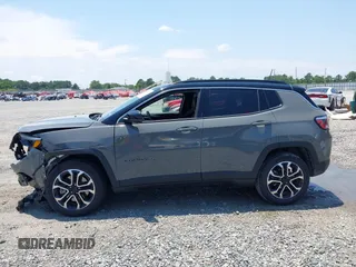 2024 Jeep Compass Limited z VIN 3C4NJDCN8RT596315, wystawiony jako IAAI lot #42607474 z przebiegiem 41 495 mil mil oraz . Historia ofert i sprzedaży dostępna na DreamBid. Obrazek 14.