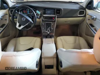 2015 Volvo V60 с VIN YV126MEC0F1205624, выставлен на аукционе Copart как лот 70863984 с пробегом 128 952 миль миль и Списание • Salvage title. История ставок и продаж доступна на DreamBid. Изображение 8.