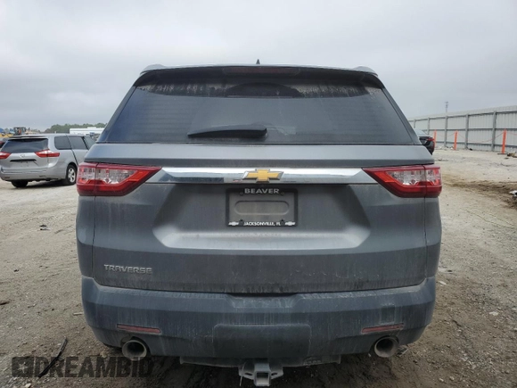 2020 Chevrolet Traverse LS z VIN 1GNERFKW2LJ186730, wystawiony jako Copart lot #43090675 z przebiegiem Nie podano mil oraz Szkoda całkowita • Salvage title. Historia ofert i sprzedaży dostępna na DreamBid. Obrazek 6.