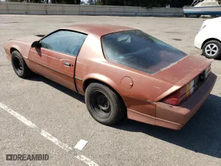 1985 Chevrolet Camaro Z28 Sport with VIN 1G1FP87H4FL450945, listed as a Copart auction lot 75465654 with 90,716 mi miles and Clean Title. Bid and sale history available at carsss.com. Image 2.