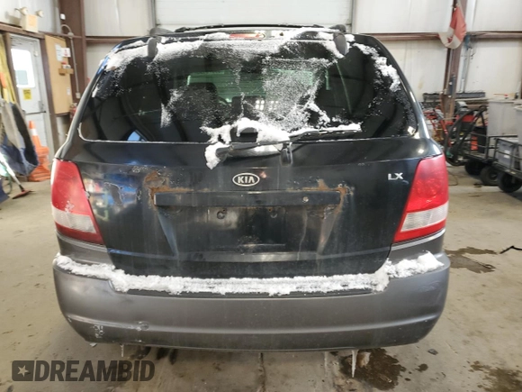 2004 Kia Sorento LX with VIN KNDJC733545287824, listed as a Copart auction lot 89375195 with 372,804 mi miles and Salvage Title. Bid and sale history available at carsss.com. Image 6.