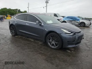 2018 Tesla Model 3 Long Range Battery z VIN 5YJ3E1EA1JF005118, wystawiony jako Copart lot #55630945 z przebiegiem 91 362 mil mil oraz Szkoda całkowita • Salvage title. Historia ofert i sprzedaży dostępna na DreamBid. Obrazek 4.