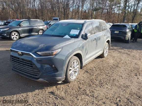 2024 Toyota Grand Highlander XLE with VIN 5TDAAAB50RS010750, listed as a IAAI auction lot 41314744 with 13,391 mi miles. Bid and sale history available at carsss.com. Image 2.