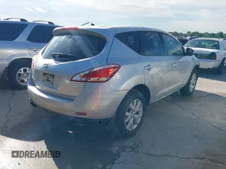 2011 Nissan Murano SL z VIN JN8AZ1MU0BW055971, wystawiony jako IAAI lot #42455292 z przebiegiem 206 390 mil mil oraz . Historia ofert i sprzedaży dostępna na DreamBid. Obrazek 4.