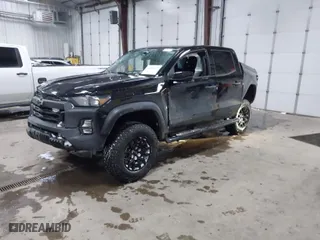 2024 Chevrolet Colorado 4WD Trail Boss with VIN 1GCPTEEK9R1161645, listed as a IAAI auction lot 40984625 with 174 mi miles. Bid and sale history available at carsss.com. Image 2.