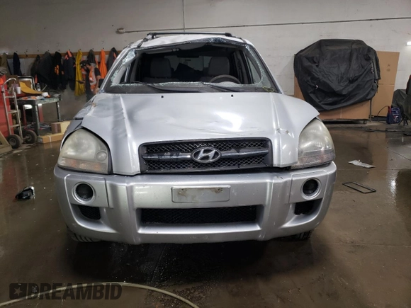 2008 Hyundai Tucson GLS with VIN KM8JM12B58U908862, listed as a Copart auction lot 76989094 with 193,033 mi miles and Salvage Title. Bid and sale history available at carsss.com. Image 5.