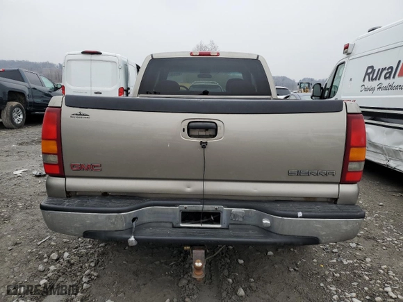 1999 GMC New Sierra 1500 SLE with VIN 2GTEK19T9X1517119, listed as a Copart auction lot 44636495 with NaN miles and Clean Title. Bid and sale history available at carsss.com. Image 6.
