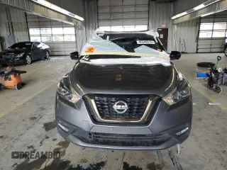 2019 Nissan Kicks S z VIN 3N1CP5CU1KL558517, wystawiony jako Copart lot #45549515 z przebiegiem Nie podano mil oraz Czysty tytuł • Clean title. Historia ofert i sprzedaży dostępna na DreamBid. Obrazek 5.