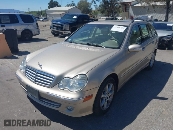 2005 Mercedes-Benz C 240 z VIN WDBRH81J05F622560, wystawiony jako IAAI lot #41868325 z przebiegiem 129 446 mil mil oraz . Historia ofert i sprzedaży dostępna na DreamBid. Obrazek 2.