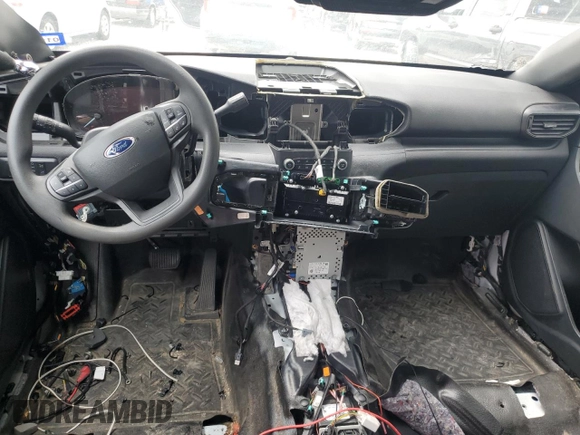 2021 Ford Explorer z VIN 1FM5K8AC0MGC31657, wystawiony jako Copart lot #70309654 z przebiegiem Nie podano mil oraz Szkoda całkowita • Salvage title. Historia ofert i sprzedaży dostępna na DreamBid. Obrazek 8.