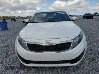 2013 Kia Optima LX z VIN KNAGM4A74D5380729, wystawiony jako Copart lot #56555835 z przebiegiem 126 904 mil mil oraz Szkoda całkowita • Salvage title. Historia ofert i sprzedaży dostępna na DreamBid. Obrazek 5.