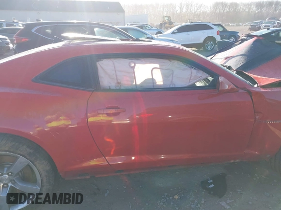 2010 Chevrolet Camaro 2SS z VIN 2G1FK1EJ2A9113573, wystawiony jako IAAI lot #41875526 z przebiegiem 55 411 mil mil oraz . Historia ofert i sprzedaży dostępna na DreamBid. Obrazek 13.