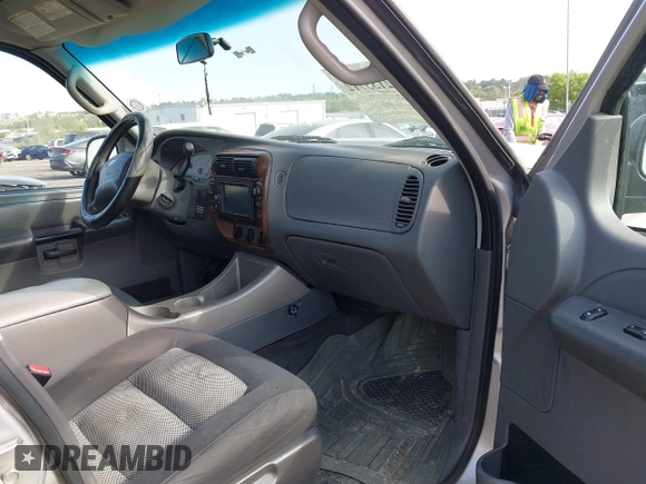 2004 Ford Explorer Sport Trac XLS z VIN 1FMZU77K94UA89637, wystawiony jako IAAI lot #42133712 z przebiegiem 174 293 mil mil oraz . Historia ofert i sprzedaży dostępna na DreamBid. Obrazek 5.