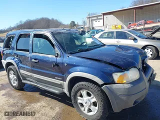 2002 Ford Escape XLT Choice with VIN 1FMYU031X2KC29008, listed as a IAAI auction lot 41747084 with 179,062 mi miles. Bid and sale history available at carsss.com. Image 6.