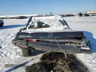 1985 Mercedes-Benz 380 z VIN WDBBA45C1FA026172, wystawiony jako Copart lot #44573545 z przebiegiem 149 808 mil mil oraz Szkoda całkowita • Salvage title. Historia ofert i sprzedaży dostępna na DreamBid. Obrazek 6.