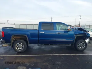 2015 GMC Sierra 2500HD SLT z VIN 1GT12ZE84FF574009, wystawiony jako IAAI lot #41048785 z przebiegiem 167 845 mil mil oraz . Historia ofert i sprzedaży dostępna na DreamBid. Obrazek 14.
