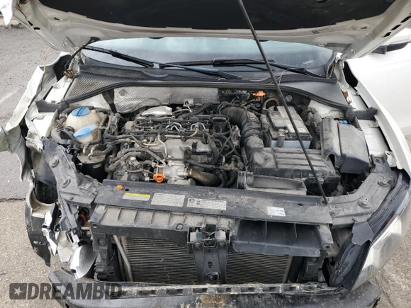 2013 Volkswagen Passat SE with VIN 1VWBN7A39DC029977, listed as a Copart auction lot 46787035 with 106,801 mi miles and Salvage title. Bid and sale history available at DreamBid. Image 12.
