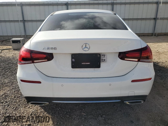 2021 Mercedes-Benz A 220 z VIN W1K3G4EBXMJ293258, wystawiony jako Copart lot #50463325 z przebiegiem 25 024 mil mil oraz Szkoda całkowita • Salvage title. Historia ofert i sprzedaży dostępna na DreamBid. Obrazek 6.