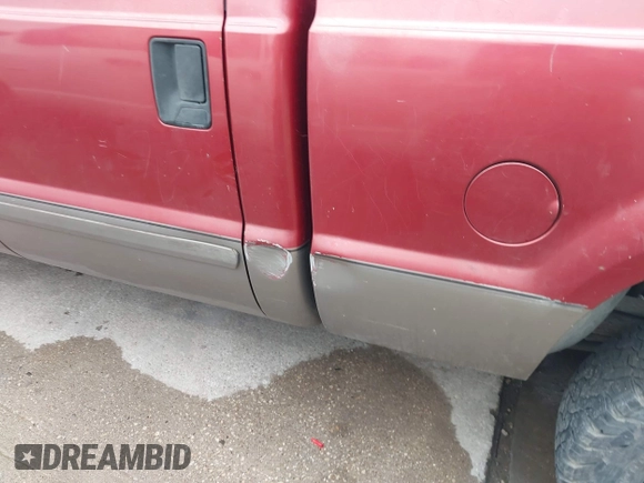 2002 Ford F-250 XL z VIN 1FTNW21F22EC30924, wystawiony jako IAAI lot #42482197 z przebiegiem 498 666 mil mil oraz . Historia ofert i sprzedaży dostępna na DreamBid. Obrazek 12.
