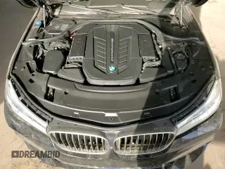 2018 BMW 7 Series M760i xDrive с VIN WBA7H6C57JG614681, выставлен на аукционе Copart как лот 46697275 с пробегом 45 449 миль миль и Списание • Salvage title. История ставок и продаж доступна на DreamBid. Изображение 13.