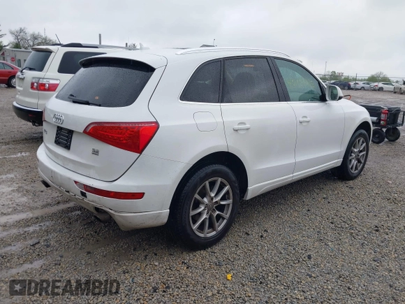 2010 Audi Q5 Premium z VIN WA1CKAFP2AA017177, wystawiony jako IAAI lot #42151922 z przebiegiem 138 054 mil mil oraz . Historia ofert i sprzedaży dostępna na DreamBid. Obrazek 4.