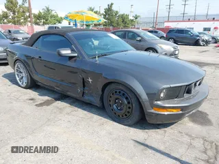 2007 Ford Mustang Deluxe with VIN 1ZVFT84N075240049, listed as a IAAI auction lot 42743298 with 146,429 mi miles and . Bid and sale history available at DreamBid. Image 1.