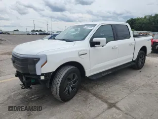 2022 Ford F-150 Lightning Pro z VIN 1FT6W1EV3NWG00437, wystawiony jako Copart lot #63005595 z przebiegiem 15 762 mil mil oraz Szkoda całkowita • Salvage title. Historia ofert i sprzedaży dostępna na DreamBid. Obrazek 1.