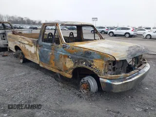 1996 Ford F-250 with VIN 1FTHF26H7TLB29897, listed as a IAAI auction lot 41460354 with 1 mi miles. Bid and sale history available at carsss.com. Image 1.