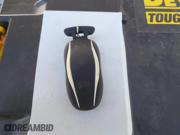 2014 Tesla Model S 60 z VIN 5YJSA1H19EFP45024, wystawiony jako IAAI lot #41960222 z przebiegiem 108 573 mil mil oraz . Historia ofert i sprzedaży dostępna na DreamBid. Obrazek 11.