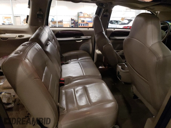 2003 Ford Excursion Limited z VIN 1FMNU43S93EA16294, wystawiony jako Copart lot #86100534 z przebiegiem 162 057 mil mil oraz Szkoda całkowita • Salvage title. Historia ofert i sprzedaży dostępna na DreamBid. Obrazek 11.