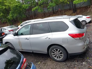2014 Nissan Pathfinder Platinum with VIN 5N1AR2MM8EC695848, listed as a IAAI auction lot 42131526 with 154,227 mi miles and . Bid and sale history available at DreamBid. Image 14.