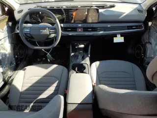 2025 Kia K4 EX with VIN 3KPFU4DE1SE014480, listed as a Copart auction lot 45320825 with 1,469 mi miles and Salvage Title. Bid and sale history available at carsss.com. Image 8.
