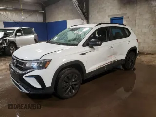 2024 Volkswagen Taos S z VIN 3VV5X7B25RM056164, wystawiony jako Copart lot #56379075 z przebiegiem 8 209 mil mil oraz Szkoda całkowita • Salvage title. Historia ofert i sprzedaży dostępna na DreamBid. Obrazek 1.