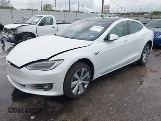 2021 Tesla Model S Long Range Plus with VIN 5YJSA1E21MF425482, listed as a IAAI auction lot 41886030 with Not provided miles and . Bid and sale history available at DreamBid. Image 18.
