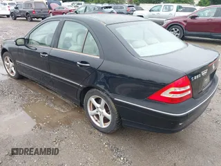 2007 Mercedes-Benz C 280 Luxury z VIN WDBRF92H07F920830, wystawiony jako IAAI lot #42471033 z przebiegiem 152 640 mil mil oraz . Historia ofert i sprzedaży dostępna na DreamBid. Obrazek 3.